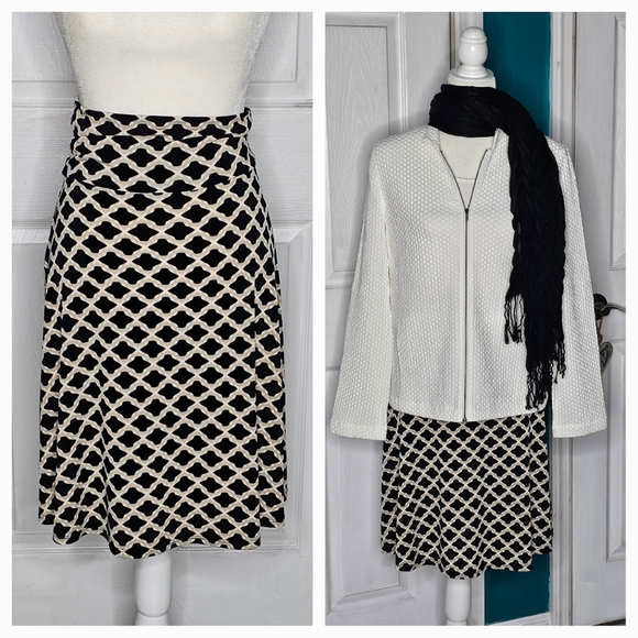 Lularoe Azure Skirt XS - Picture 2 of 16